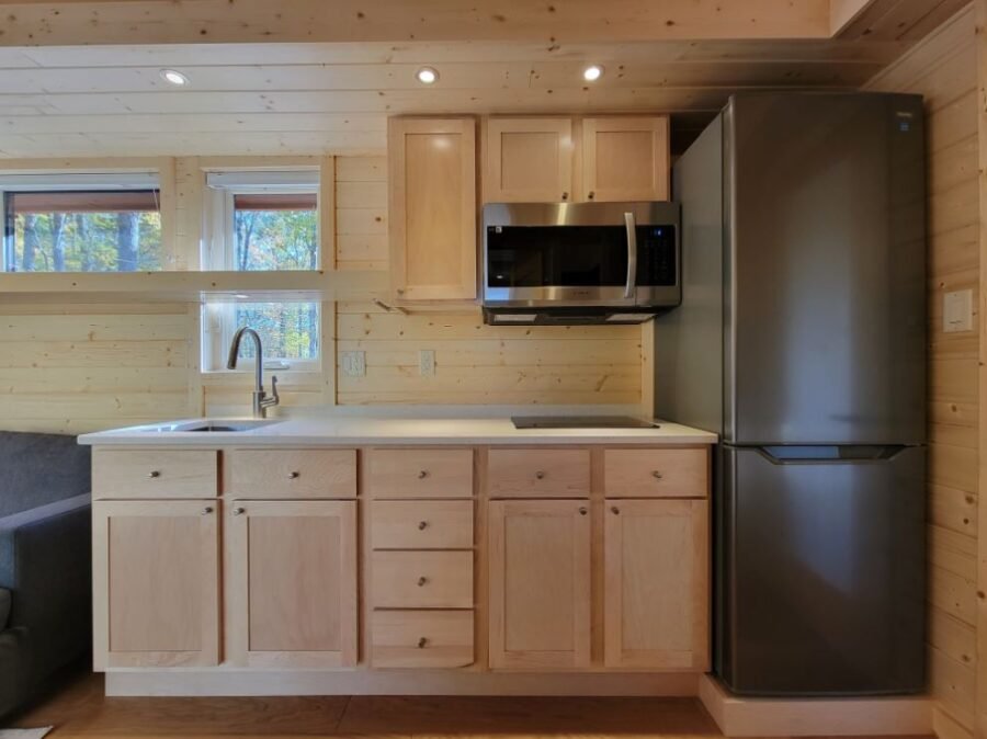 Classic King Tiny House Lot 9 Canoe Bay Village 003