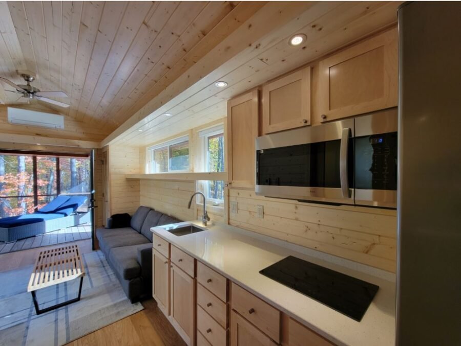 Classic King Tiny House Lot 9 Canoe Bay Village 004