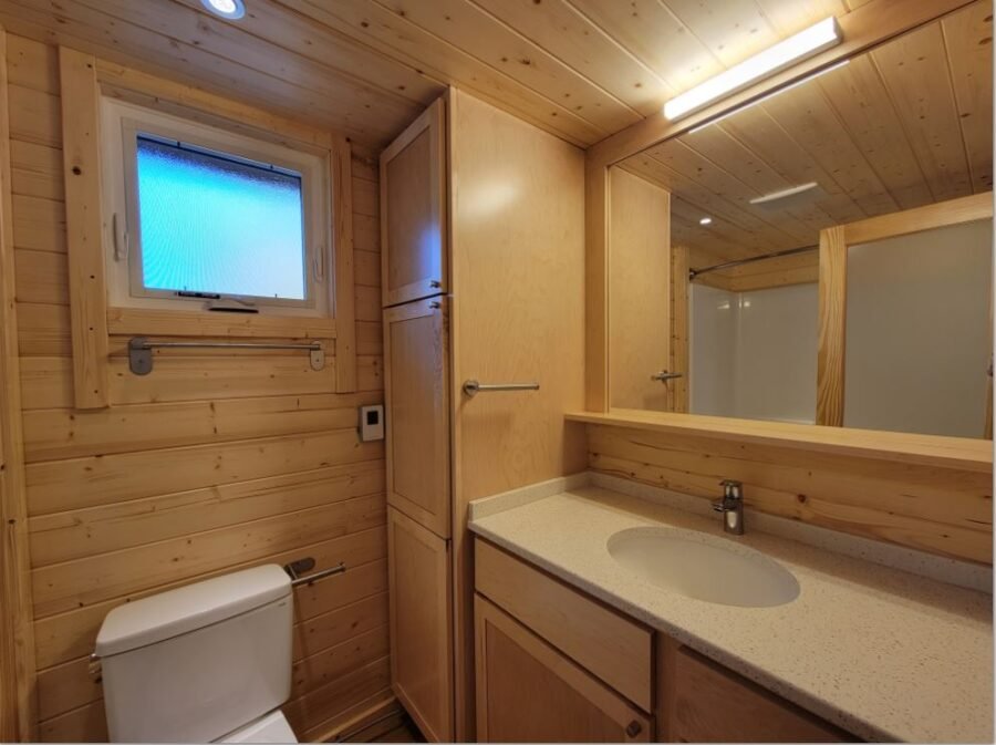 Classic King Tiny House Lot 9 Canoe Bay Village 006