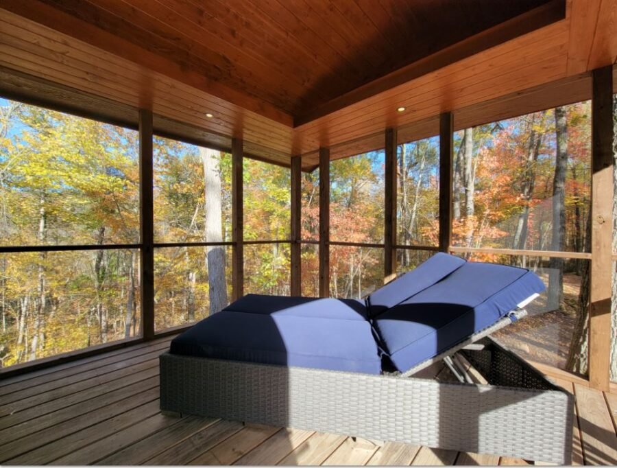 Classic King Tiny House Lot 9 Canoe Bay Village 008