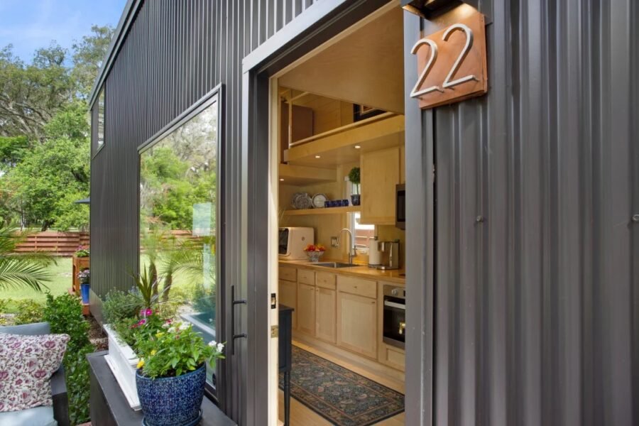 Gorgeous Tiny Home Escape Tampa Bay Community 002