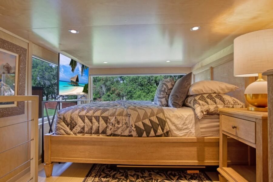 Gorgeous Tiny Home Escape Tampa Bay Community 008