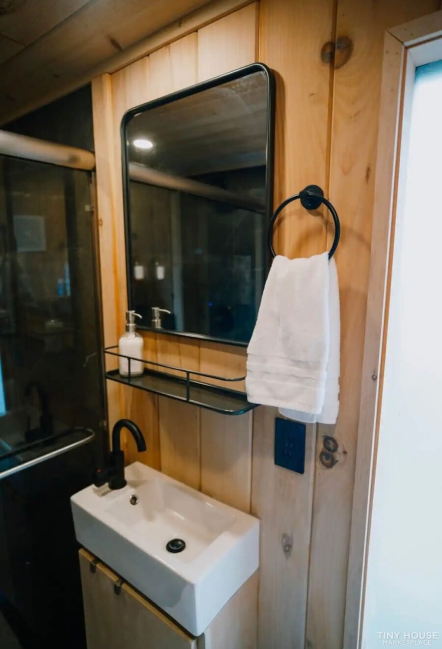 Nordic-Style Tiny Home on 5 Acres in Knoxville 005