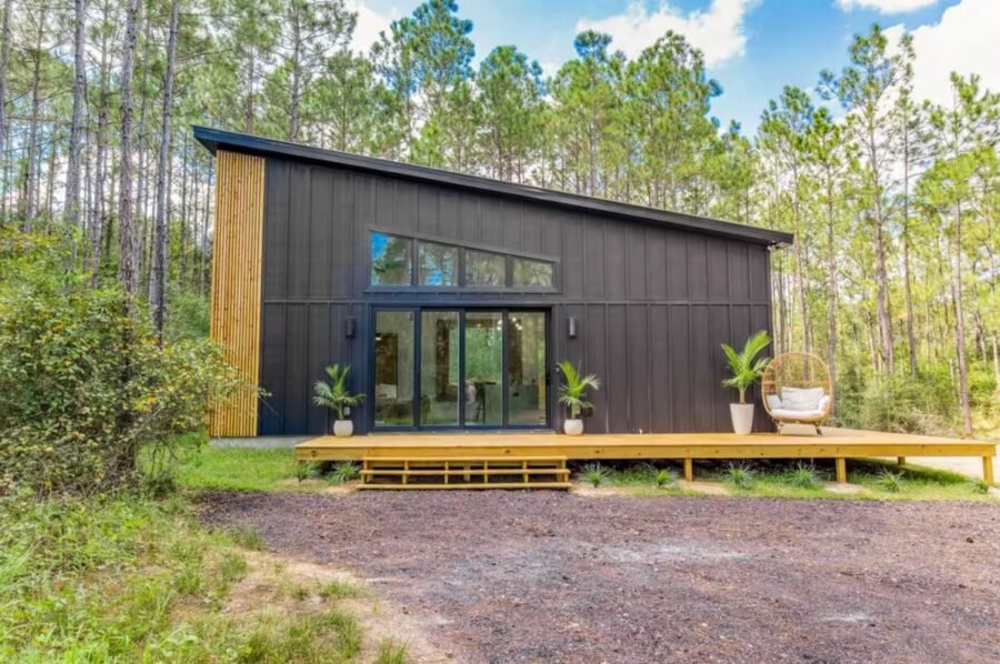 The Pine House: Modern Cabin in Pace, Florida