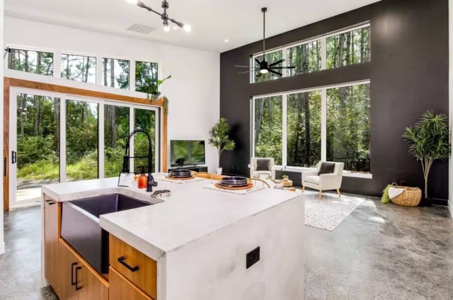 The Pine House: Modern Cabin in Pace, Florida