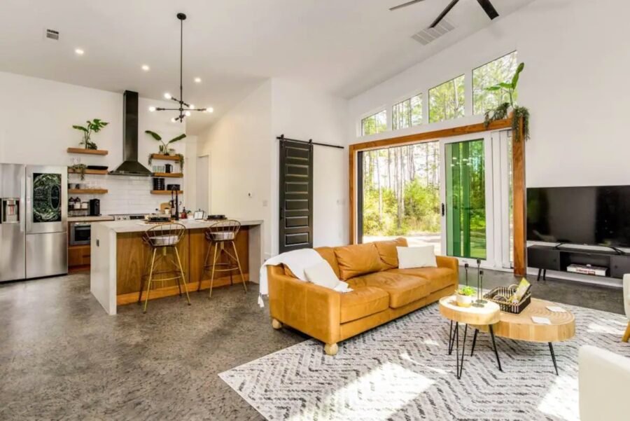 The Pine House: Modern Cabin in Pace, Florida