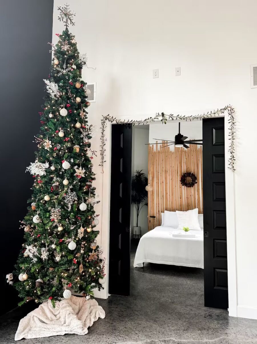 The Pine House: Modern Cabin in Pace, Florida