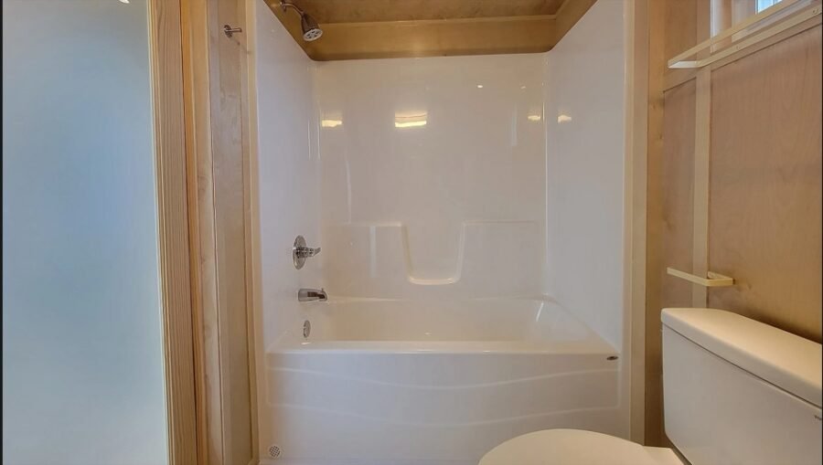 custom-eone-tiny-house-008-900x509-1 Custom eOne Tiny house 008