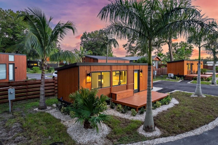 eboho-xls-wide-palm-court-the-village-lot-33-tampa-florida-001-1