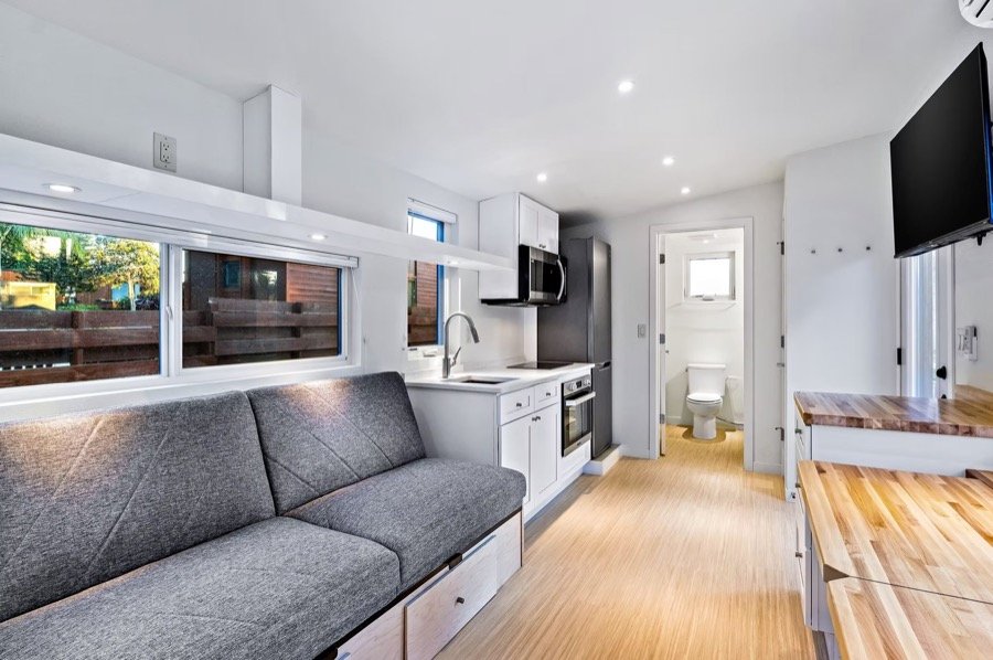 eboho-xls-wide-palm-court-the-village-lot-33-tampa-florida-002