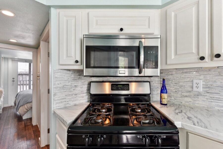 13-web-or-mls-S I-35 Frontage Rd-013