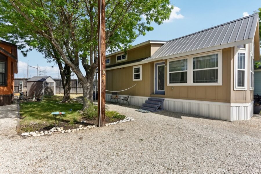 2-web-or-mls-S I-35 Frontage Rd-002