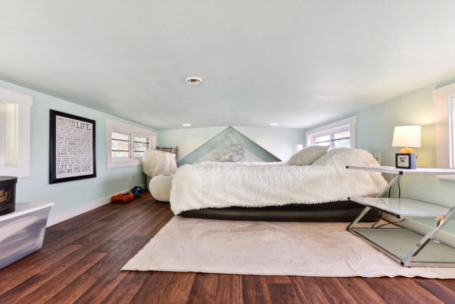 22-web-or-mls-S I-35 Frontage Rd-022