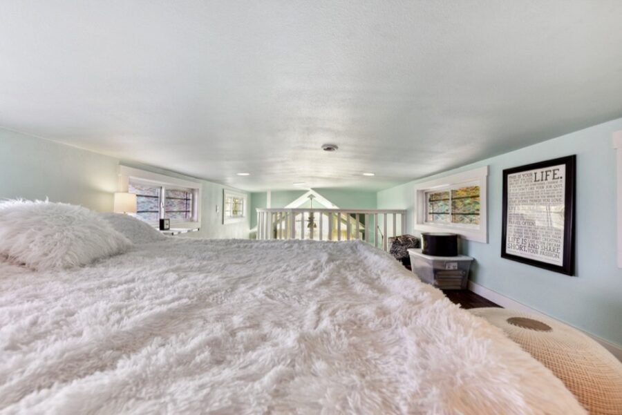 23-web-or-mls-S I-35 Frontage Rd-023