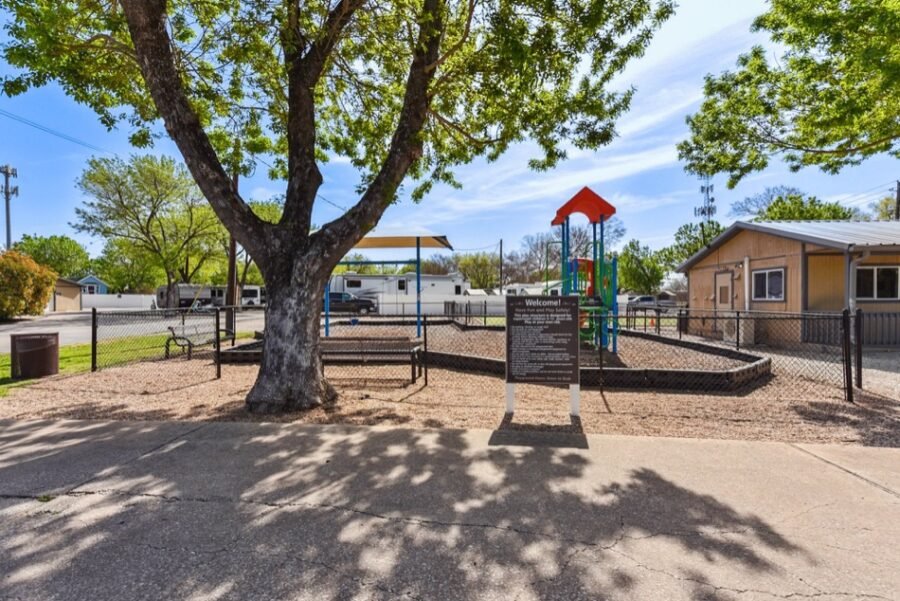 36-web-or-mls-S I-35 Frontage Rd-910