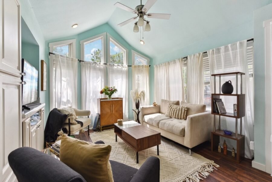 4-web-or-mls-S I-35 Frontage Rd-004