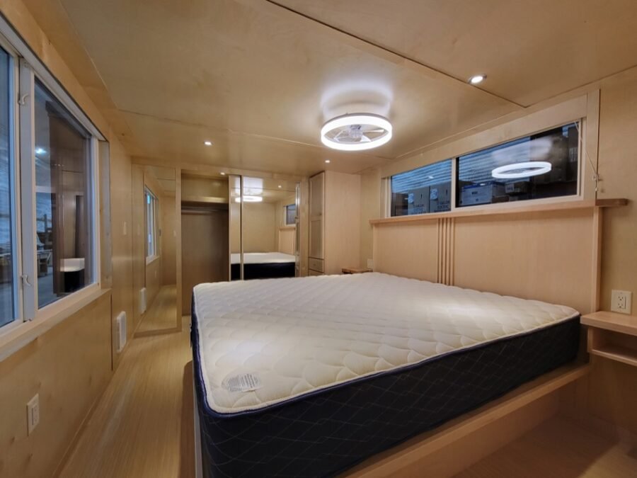 The Ultimate Tiny House Escape Traveler 005