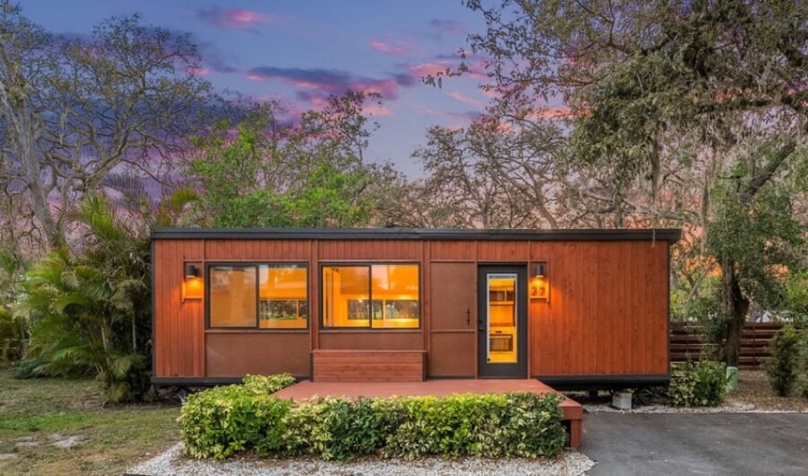 eBoho XL Tiny House Palm Court 0010