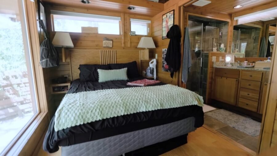 Her Unique Tiny Home – Wide Design w_ Main Floor Bedroom_20s