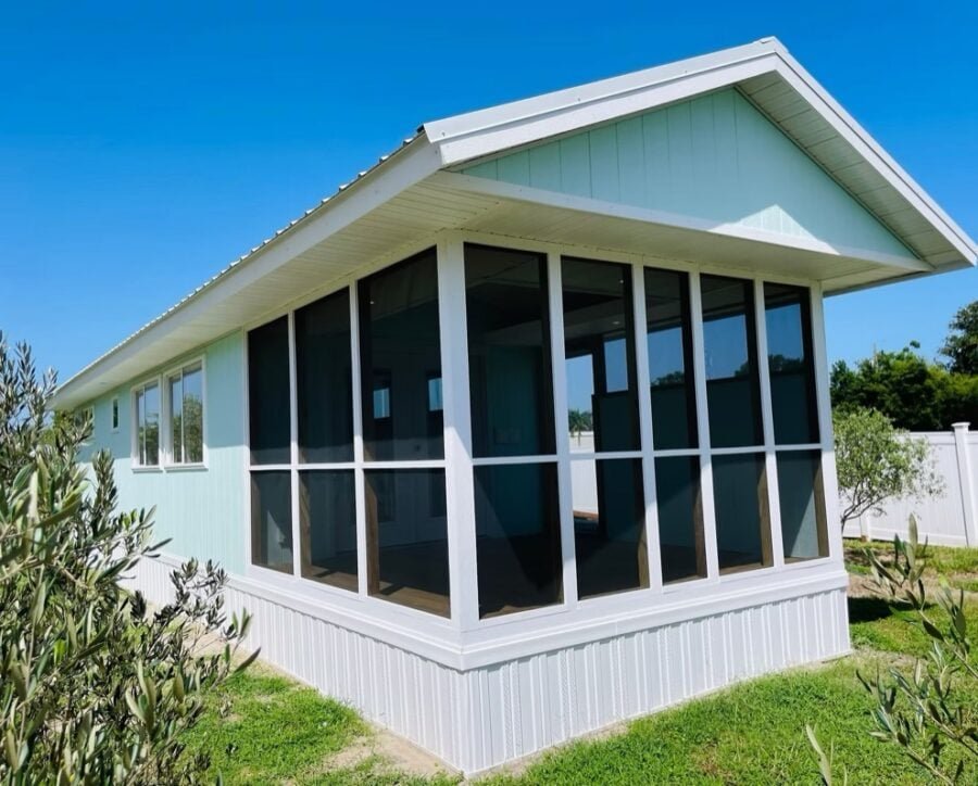 Classic King Tiny House at Escape Tampa Bay Village 001