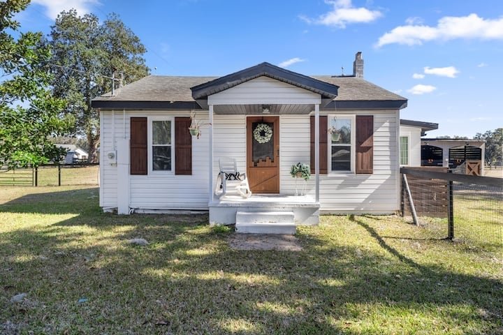 Farm Stay at The Cottage in Belleview, Florida