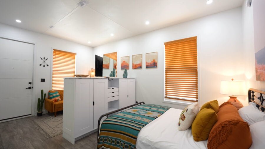 579-tour-this-foldable-house-only-500-down_-1-900x506-1 (579) Tour This Foldable House (Only $500 Down!_) (1)