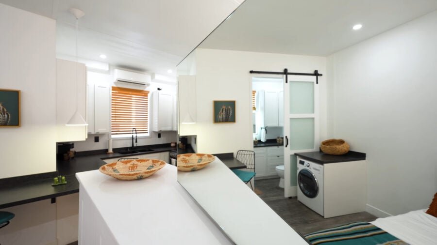 579-tour-this-foldable-house-only-500-down_-4-900x506-1 (579) Tour This Foldable House (Only $500 Down!_) (4)