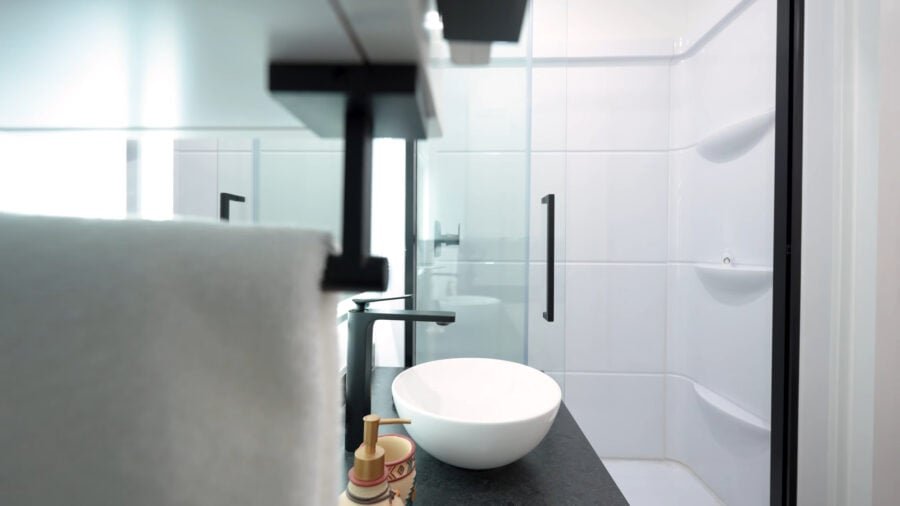 579-tour-this-foldable-house-only-500-down_-5-900x506-1 (579) Tour This Foldable House (Only $500 Down!_) (5)