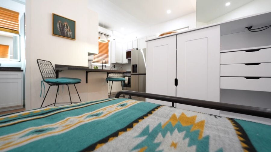 579-tour-this-foldable-house-only-500-down_-7-900x506-1 (579) Tour This Foldable House (Only $500 Down!_) (7)