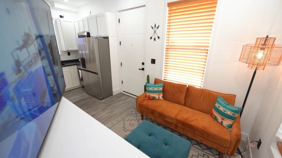 579-tour-this-foldable-house-only-500-down_-8-900x506-1 (579) Tour This Foldable House (Only $500 Down!_) (8)