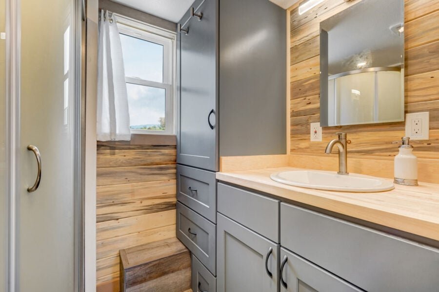 aspen-33-farmhouse-bathroom-storage-900x600-1 Aspen-33-Farmhouse-Bathroom-Storage