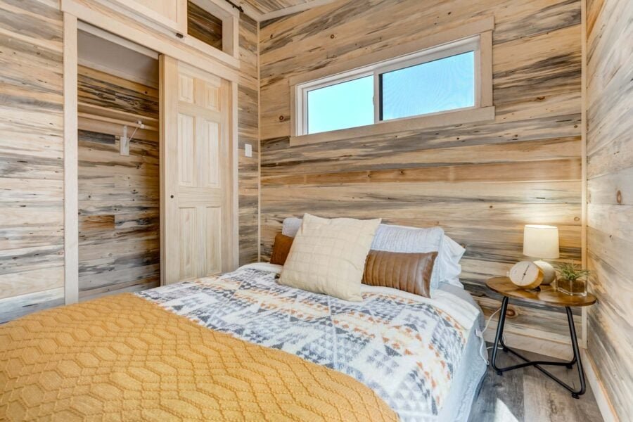 aspen-33-farmhouse-bedroom-closet-900x600-1 Aspen-33-Farmhouse-Bedroom-Closet