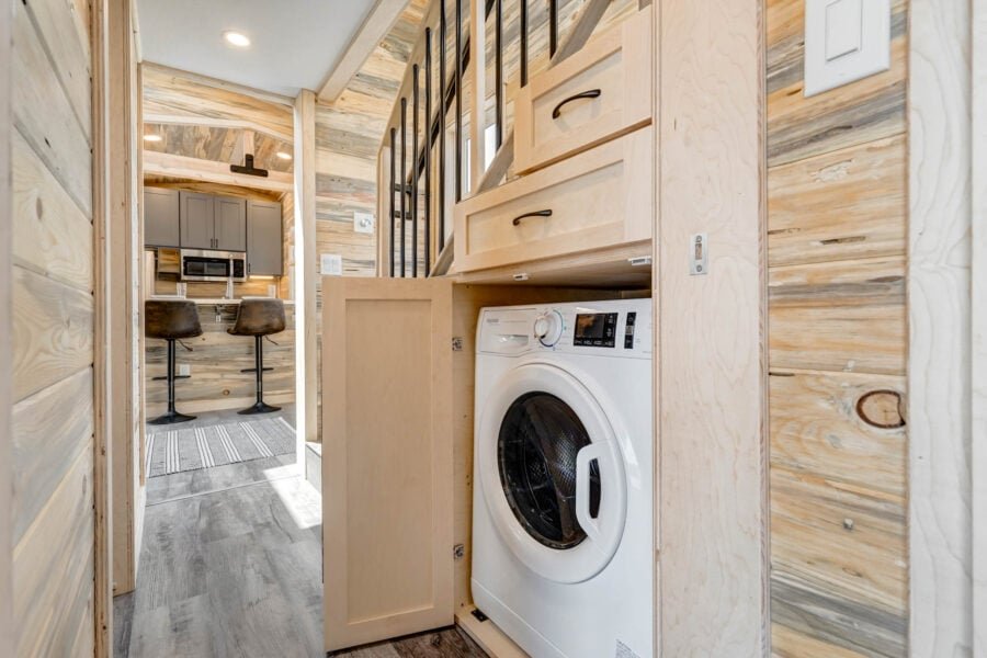 aspen-33-farmhouse-washer-dryer-900x600-1 Aspen-33-Farmhouse-Washer-Dryer