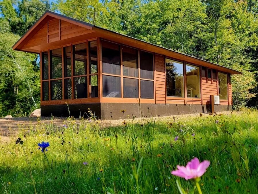 Lakefront Classic King XL Tiny House on Lot 16 001