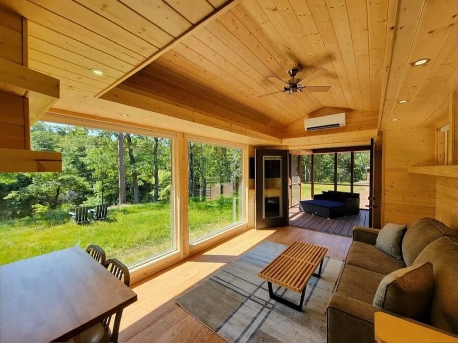 Lakefront Classic King XL Tiny House on Lot 16 002