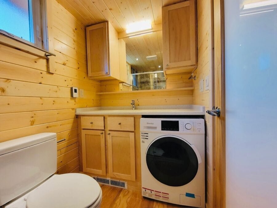 Lakefront Classic King XL Tiny House on Lot 16 008