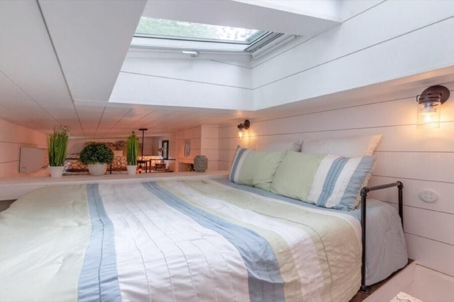 28 ft Tiny House Basics THOW 002