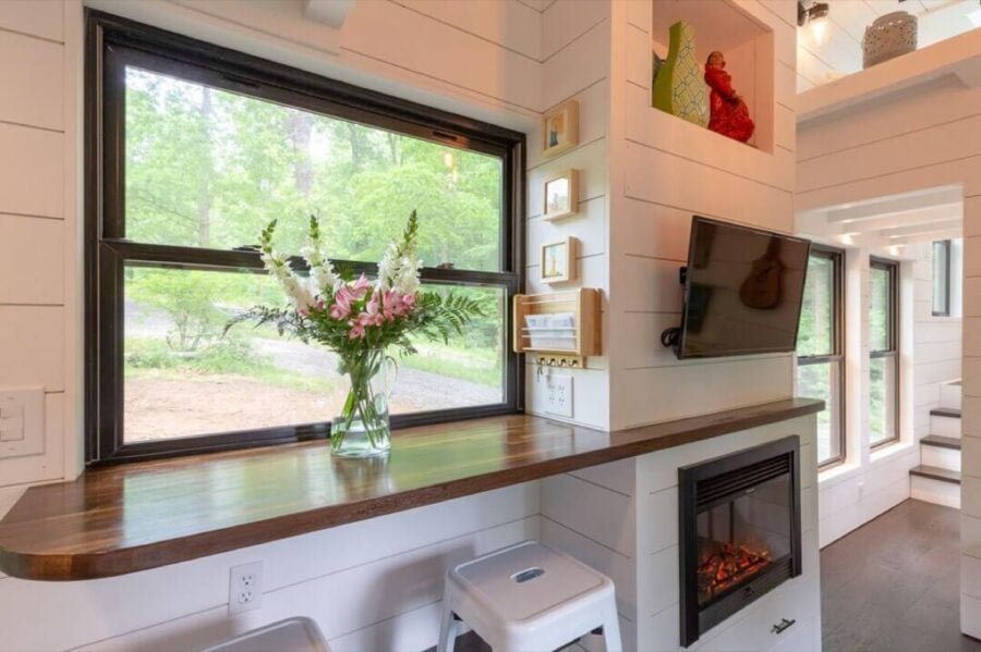 28 ft Tiny House Basics THOW 009