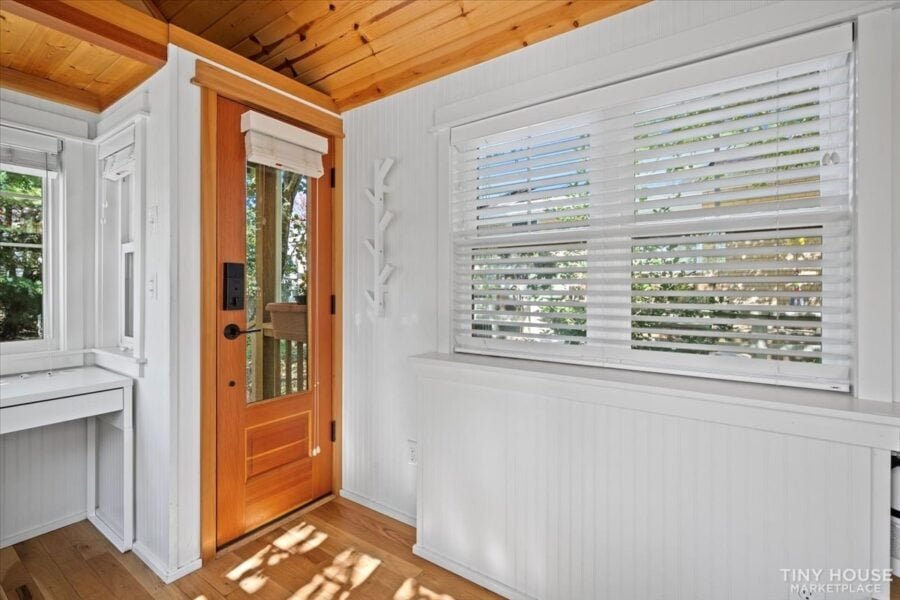 designed-built-by-architect-XLSLF8DM6K-08