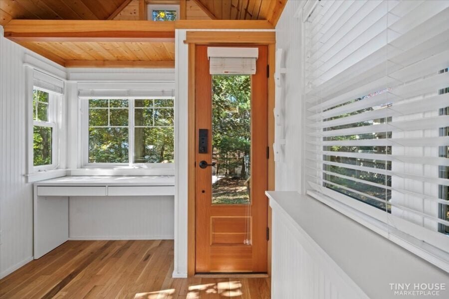 designed-built-by-architect-XLSLF8DM6K-09