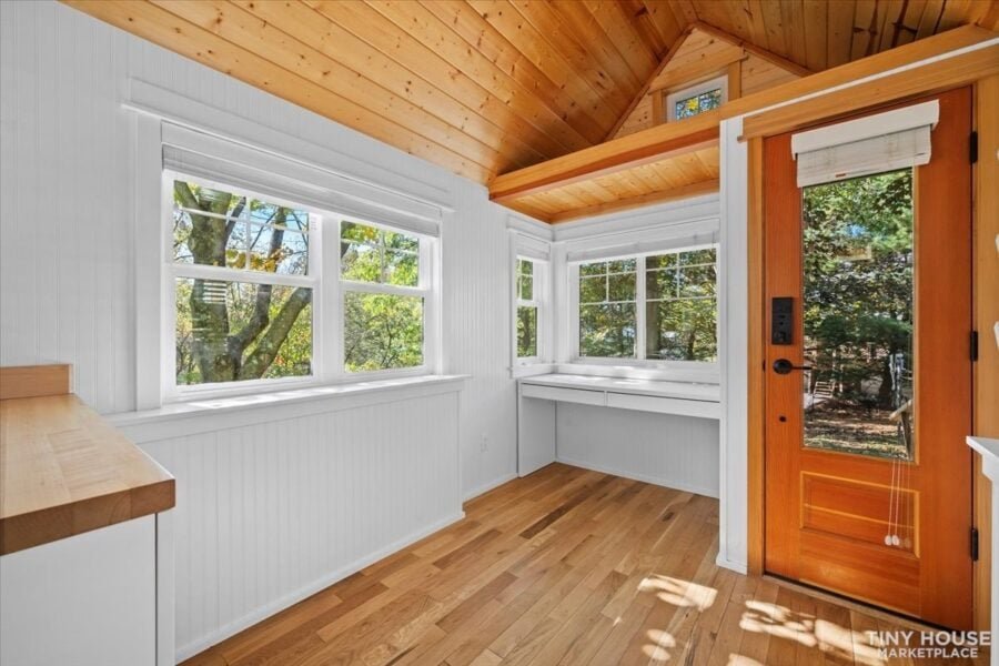 designed-built-by-architect-XLSLF8DM6K-23