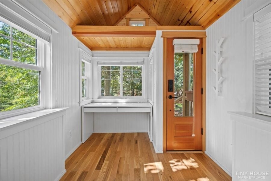 designed-built-by-architect-XLSLF8DM6K-36