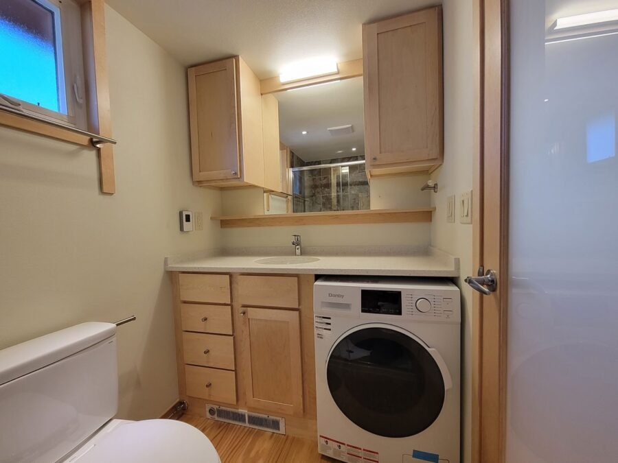 King XL Tiny House Lot 19 Canoe Bay Village 008