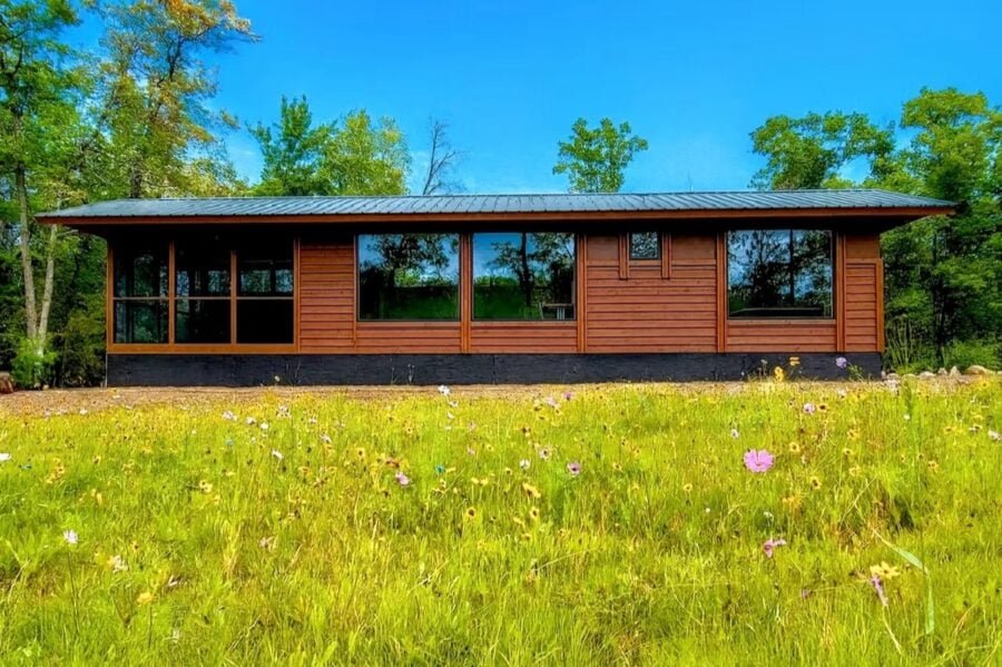 Unit 17 Canoe Bay Village Tiny House 001