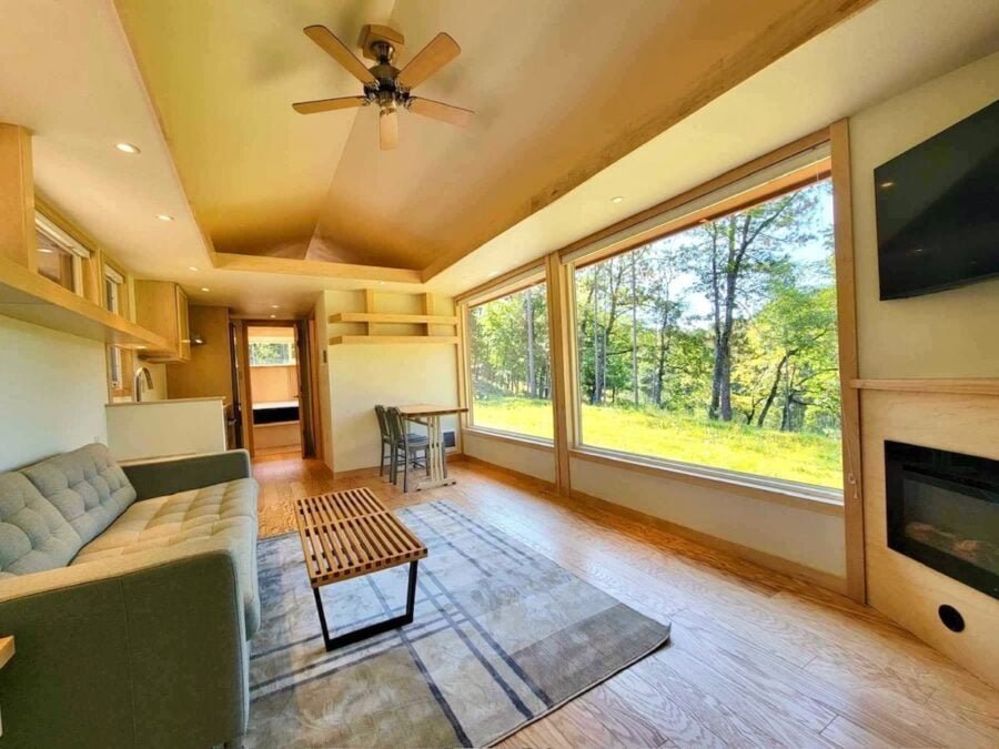 Unit 17 Canoe Bay Village Tiny House 003