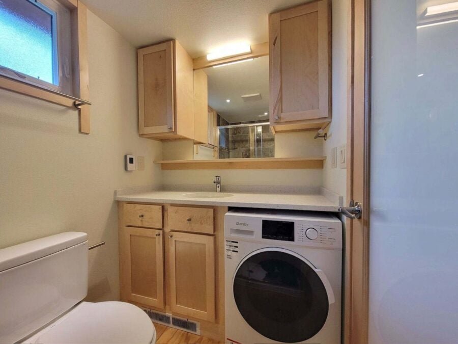 Unit 17 Canoe Bay Village Tiny House 007