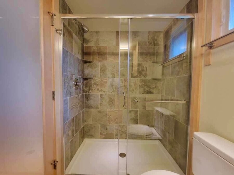 Unit 17 Canoe Bay Village Tiny House 008