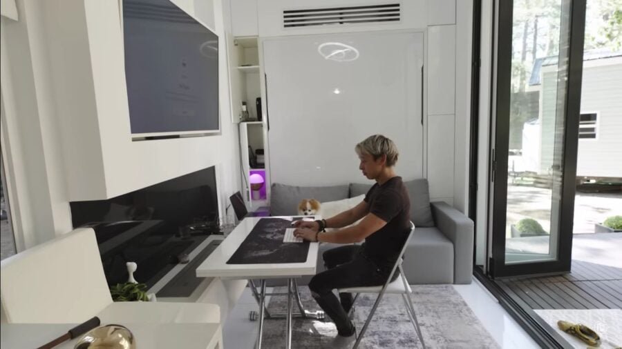 His Ultra Modern & Luxurious Tiny Home 5