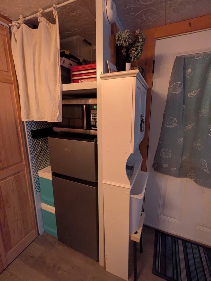 Tiny House For Rent in Corinth NY 0021